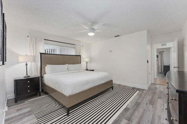 6515 SW 8th Place, North Lauderdale, FL 33068