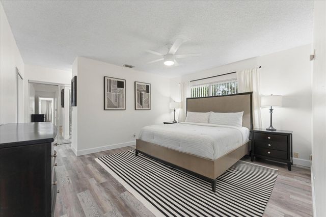 6515 SW 8th Place, North Lauderdale, FL 33068