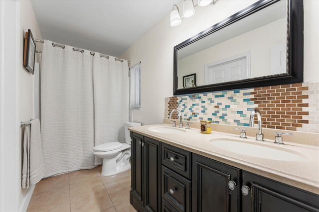 6515 SW 8th Place, North Lauderdale, FL 33068