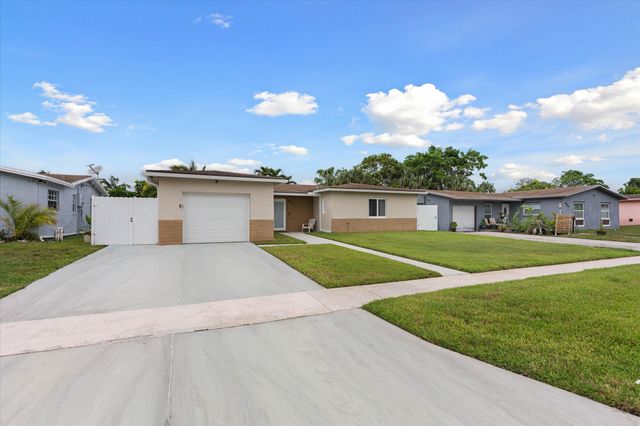 6515 SW 8th Place, North Lauderdale, FL 33068