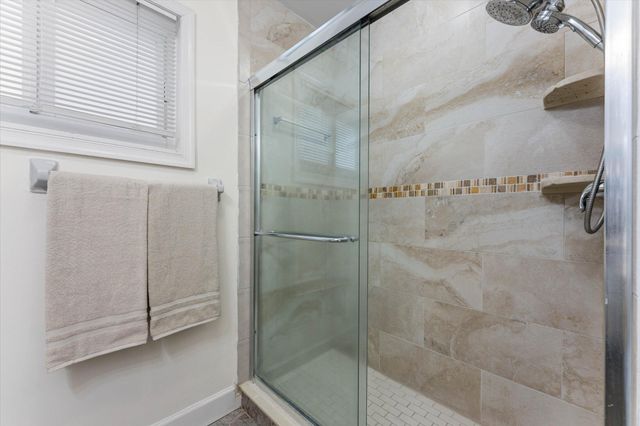 6515 SW 8th Place, North Lauderdale, FL 33068