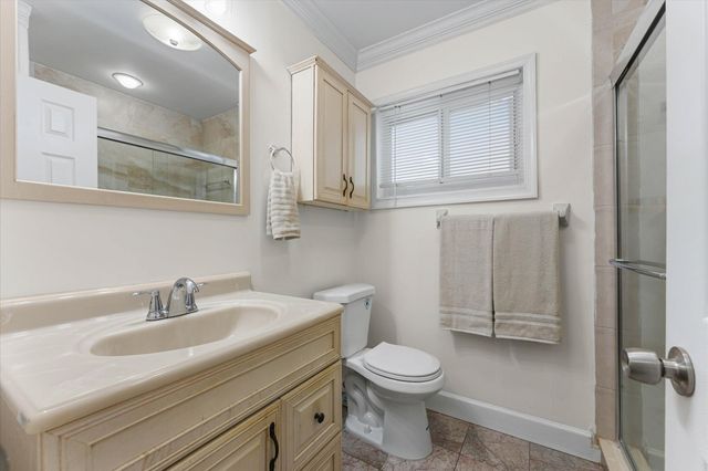 6515 SW 8th Place, North Lauderdale, FL 33068