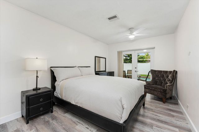 6515 SW 8th Place, North Lauderdale, FL 33068