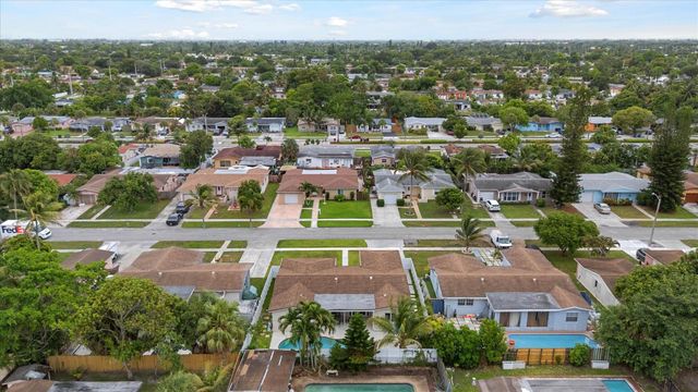 6515 SW 8th Place, North Lauderdale, FL 33068