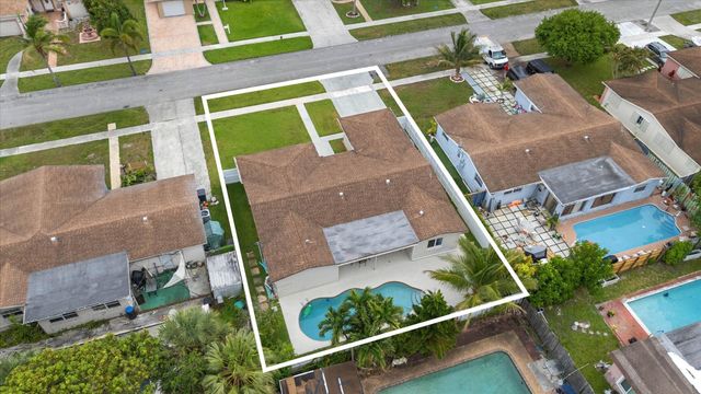 6515 SW 8th Place, North Lauderdale, FL 33068