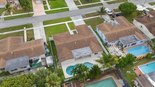 6515 SW 8th Place, North Lauderdale, FL 33068