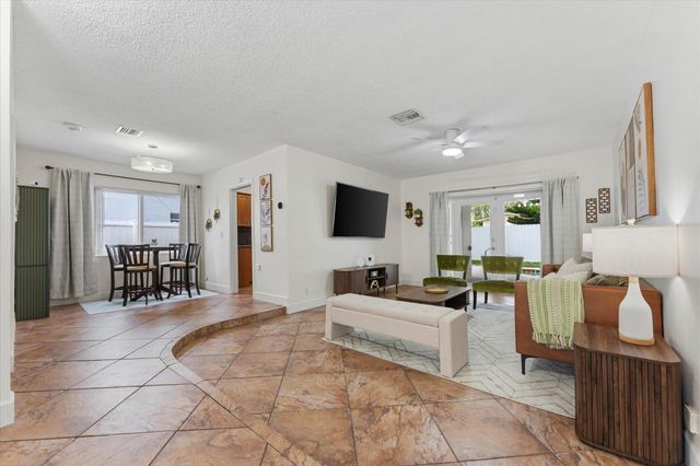 6515 SW 8th Place, North Lauderdale, FL 33068