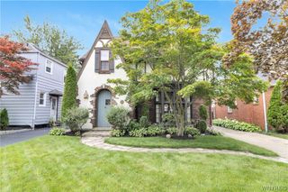 28 Bissell Drive, Amherst, NY 14226