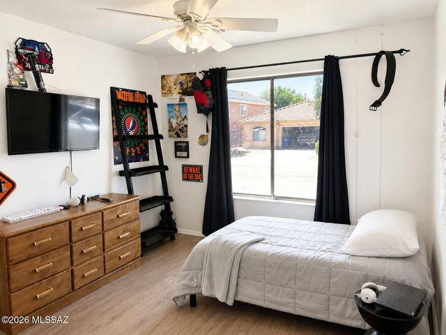 13211 E Mineta Ridge Drive, Vail, AZ 85641