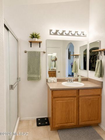 13211 E Mineta Ridge Drive, Vail, AZ 85641