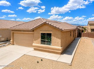 13211 E Mineta Ridge Drive, Vail, AZ 85641