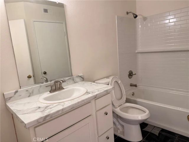 4201 W 5th St. 332, Santa Ana, CA 92703