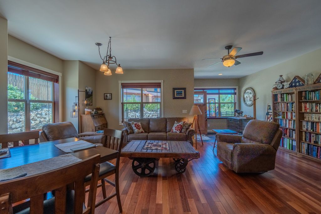 Image 10 of property listing at 2587 Overlook Boulevard, Helena, MT 59601