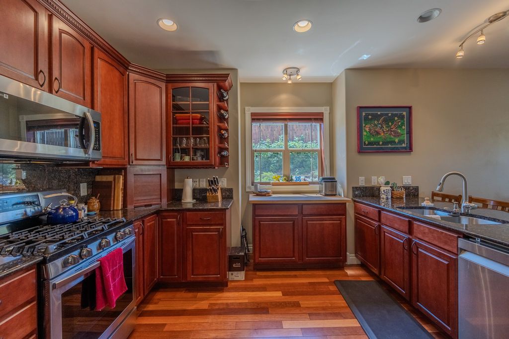 Image 13 of property listing at 2587 Overlook Boulevard, Helena, MT 59601