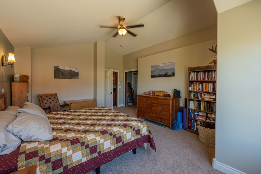 Image 22 of property listing at 2587 Overlook Boulevard, Helena, MT 59601