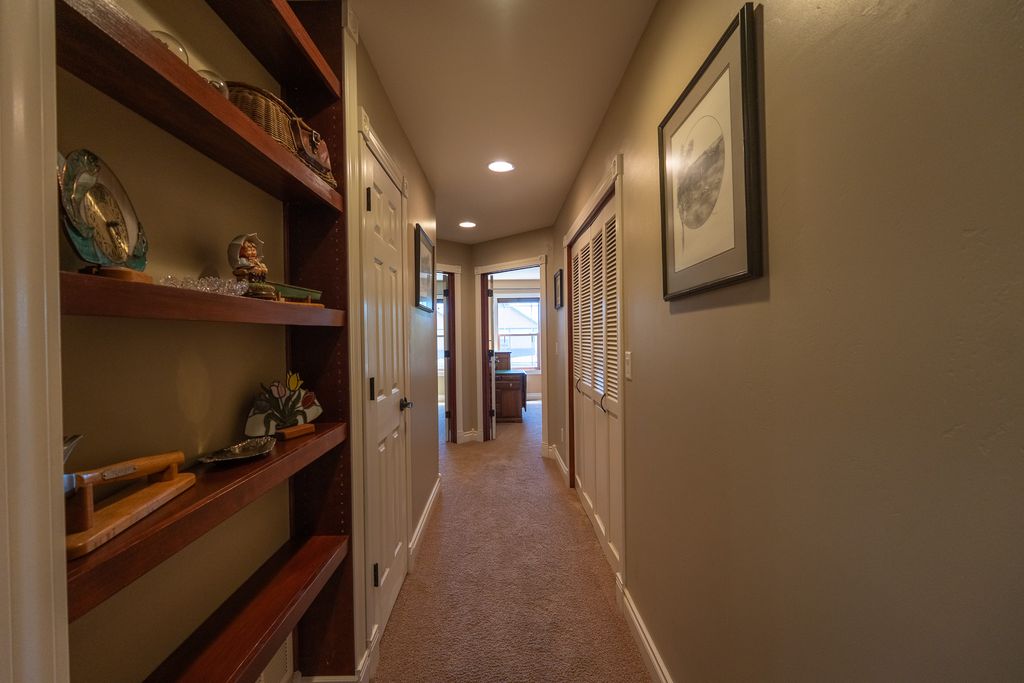 Image 27 of property listing at 2587 Overlook Boulevard, Helena, MT 59601