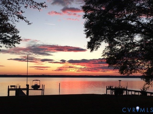 167 Headley Ln, Warsaw, VA 22572