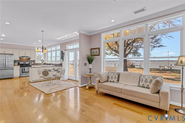 167 Headley Ln, Warsaw, VA 22572