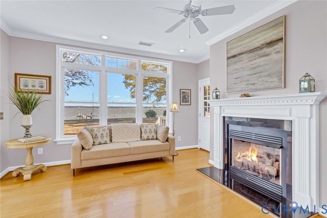 167 Headley Ln, Warsaw, VA 22572