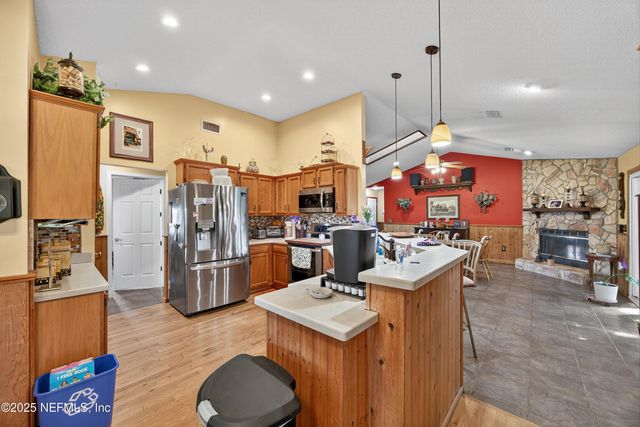 13210 JOEANDY Road N, Jacksonville, FL 32225