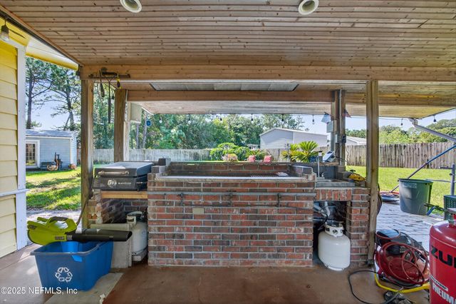 13210 JOEANDY Road N, Jacksonville, FL 32225