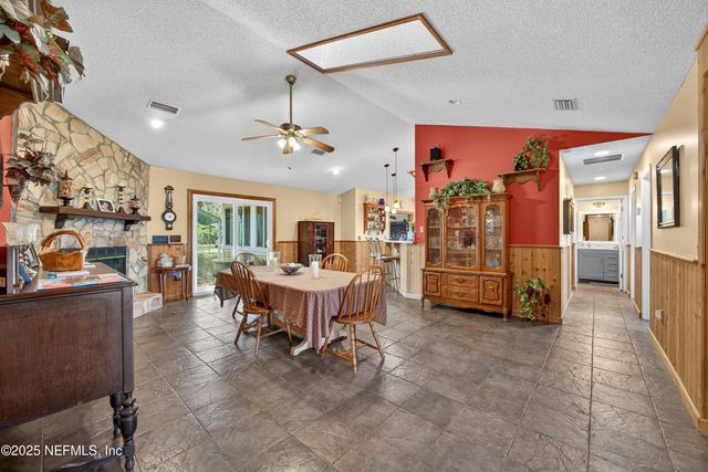 13210 JOEANDY Road N, Jacksonville, FL 32225