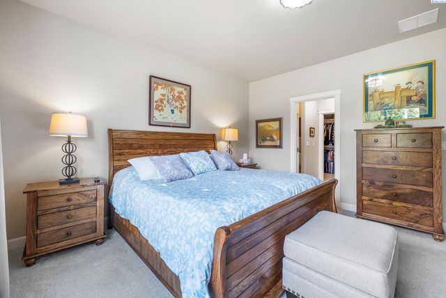 10216 W 16th Place, Kennewick, WA 99338