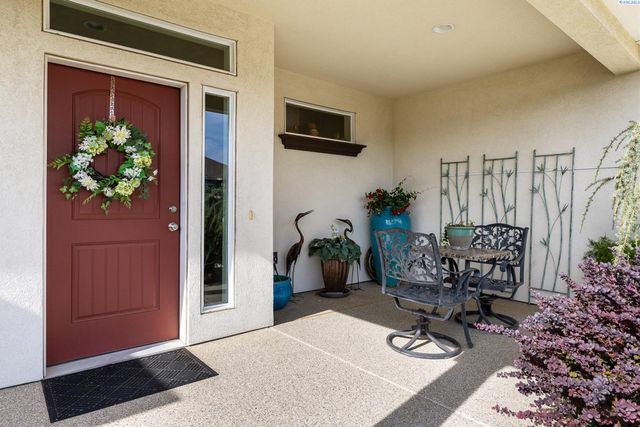 10216 W 16th Place, Kennewick, WA 99338