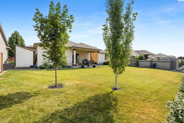 10216 W 16th Place, Kennewick, WA 99338