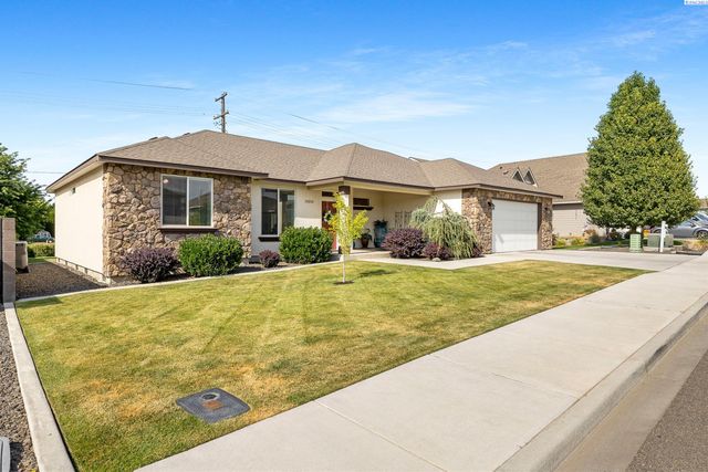 10216 W 16th Place, Kennewick, WA 99338