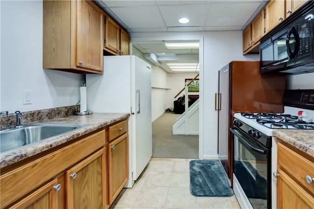 144 Wood Run, Greece, NY 14612