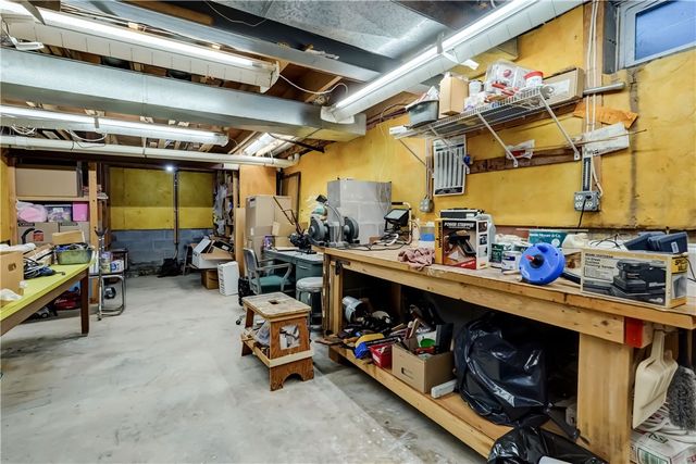 144 Wood Run, Greece, NY 14612