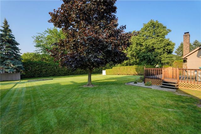 144 Wood Run, Greece, NY 14612