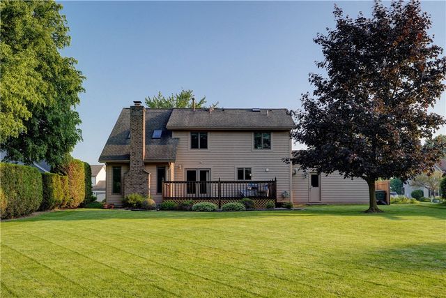 144 Wood Run, Greece, NY 14612