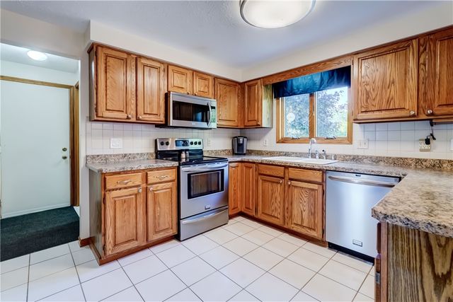 144 Wood Run, Greece, NY 14612