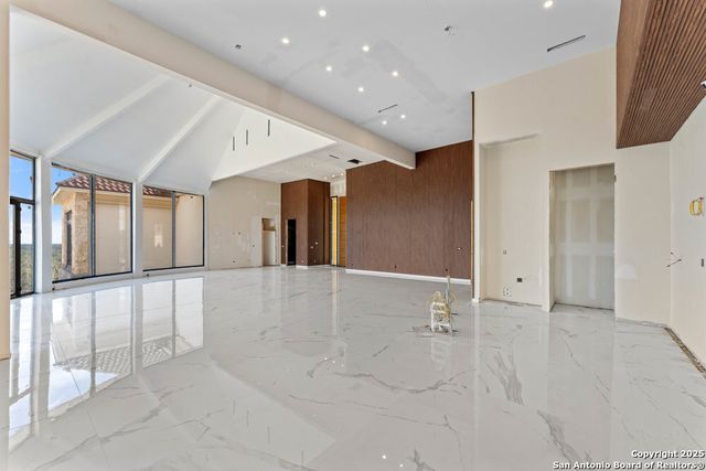 5782 Copper Vly, New Braunfels, TX 78132