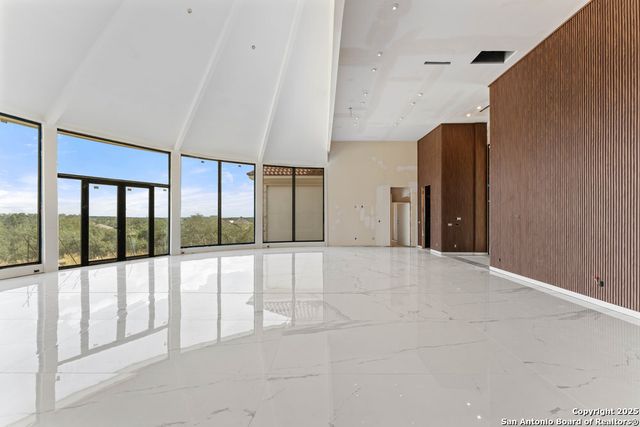 5782 Copper Vly, New Braunfels, TX 78132