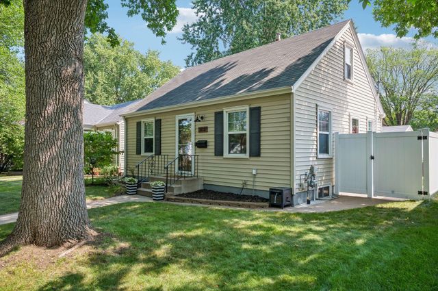 3037 Florida Avenue S, Saint Louis Park, MN 55426