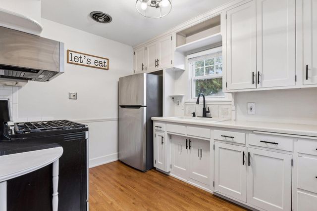 3037 Florida Avenue S, Saint Louis Park, MN 55426