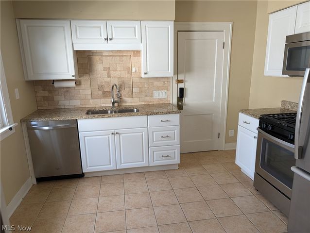 2029 Elbur Avenue Up, Lakewood, OH 44107