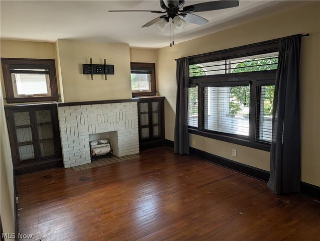 2029 Elbur Avenue Up, Lakewood, OH 44107