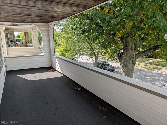 2029 Elbur Avenue Up, Lakewood, OH 44107