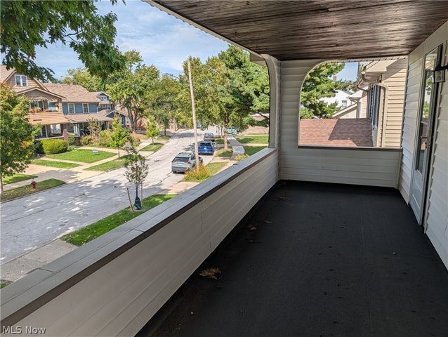 2029 Elbur Avenue Up, Lakewood, OH 44107