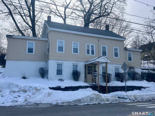 203 School Street, Putnam, CT 06260