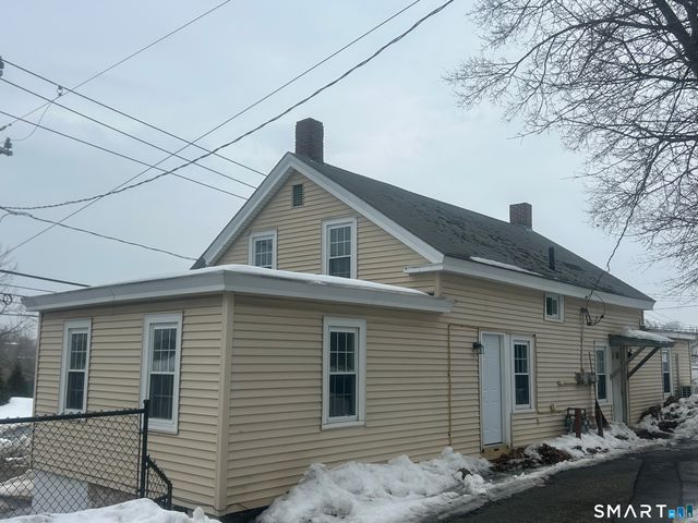 203 School Street, Putnam, CT 06260