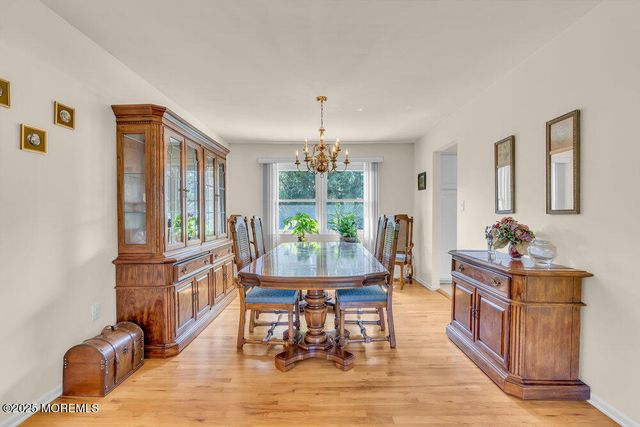 2 Doral Court, Manalapan, NJ 07726