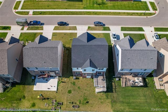 8580 Pioneer Street, Washington, MI 48094
