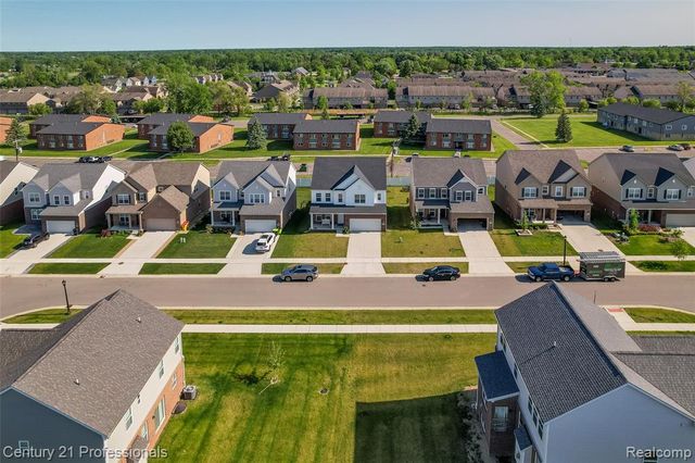 8580 Pioneer Street, Washington, MI 48094