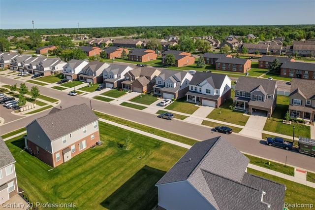 8580 Pioneer Street, Washington, MI 48094