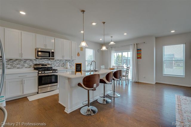 8580 Pioneer Street, Washington, MI 48094